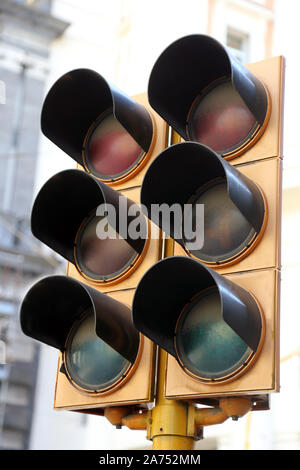 Ampel Verkehrsfluss zu regeln. Stockfoto