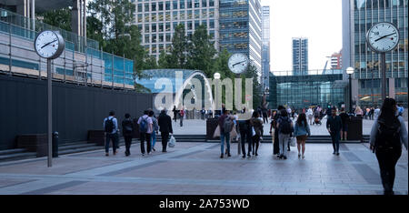 Canary Wharf, London, Großbritannien 2. August 2019: Londoner Finanzzentrum Canary Wharf am Abend Stockfoto