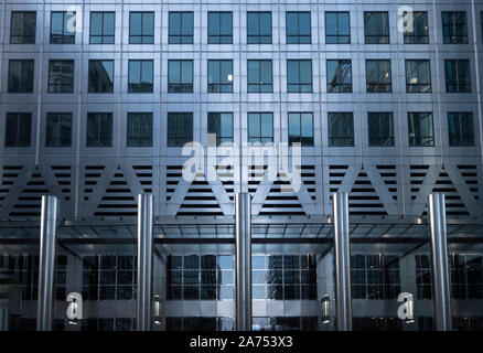 Canary Wharf, London, Großbritannien 2. August 2019: One Canada Square in London Finanzzentrum Canary Wharf am Abend Stockfoto