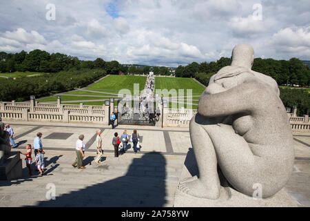 VIGELANDS Skulpturenpark in Frogner Park Oslo, wo die norwegischen Künstler Gustav Vigeland mehr als 200 sculture in Granit Bronze und Eisen werden platziert Stockfoto