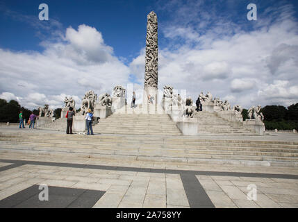 VIGELANDS Skulpturenpark in Frogner Park Oslo, wo die norwegischen Künstler Gustav Vigeland mehr als 200 sculture in Granit Bronze und Eisen werden platziert Stockfoto