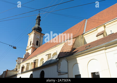 Cluj Napoca, Rumänien - 27 Okt, 2019: Das Franziskanerkloster und die Kirche in Cluj Napoca, Rumänien, Stockfoto