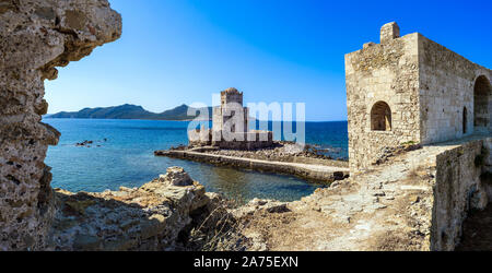 Foto vom Schloss von Methoni, einem öffentlichen arhcaeological Ort, Wahrzeichen der griechischen Erbes in der Peloponnes. Stockfoto