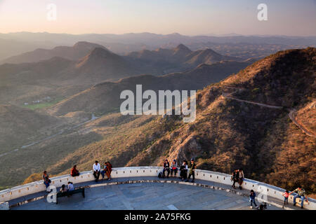 Indien, Rajasthan, Udaipur, Monsoon Palace Udaipur Tal anzeigen Stockfoto