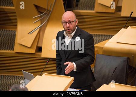 Edinburgh, 30. Oktober 2019. Im Bild: Patrick Harvie MSP-Co-Leader des schottischen Grünen Partei. Szenen aus der Kammer im schottischen Parlament in Edinburgh. In der Ministererklärung: Auswirkungen der vorgeschlagenen neuen EU-Ausfahrt Deal über Schottland. Credit: Colin Fisher/Alamy leben Nachrichten Stockfoto