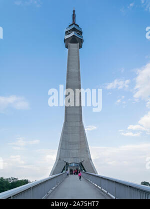 Belgrad, Serbien - Juni 26, 2019: Avala Turm auf dem Berg Avala in Belgrad. 204 m hoher Fernmeldeturm. Stockfoto