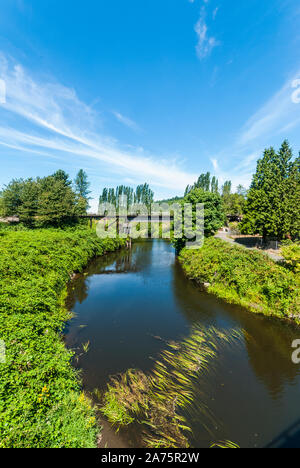 Brücke auf Sammamish Fluss in Woodinville, Washington. Stockfoto