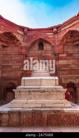 Grab von Iltutmish/Shams ud-Din Iltutmish, der Dritte der Mamluken Könige, die der ehemaligen Ghuriden Gebiete im nördlichen Indien regiert. Stockfoto