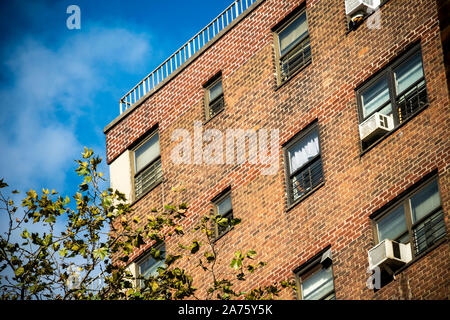 New York NY/USA - Oktober 18, 2019 Die massiven NYCHA Elliot Häuser Komplex von Wohnungen in Chelsea in New York Stockfoto