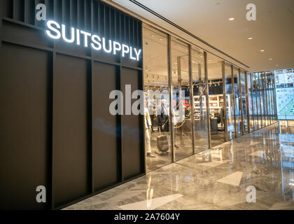Die SuitSupply store in Hudson Yards in New York am Mittwoch, 23. Oktober 2019. (© Richard B. Levine) Stockfoto