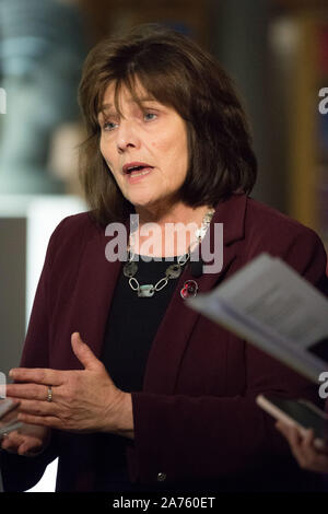 Edinburgh, 30. Oktober 2019. Im Bild: Jeane Freeman MSP-Kabinett Ministerin für Gesundheit und Sport, während ein TV-Interview in das Parlament über die Finanzierung und die NHS sprechen gesehen. Credit: Colin Fisher/Alamy leben Nachrichten Stockfoto