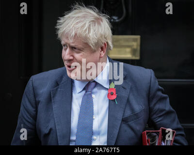 London, Großbritannien. 30 Okt, 2019. Premierminister Boris Johnson Blätter Downing Street für Prime Minister's Fragen an das Parlament. Credit: Imageplotter/Alamy leben Nachrichten Stockfoto