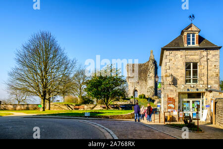 Domfront, Frankreich, Feb 2019, Tourist Office in einer mittelalterlichen Stadt der Orne, Normandie Stockfoto