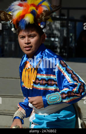 Mitglieder der Kallestewa Dance Gruppe aus Zuni Pueblo in New Mexico führen Sie die Mais Tanz während der indigenen Völker Tag in Santa Fe, New Mexico Stockfoto