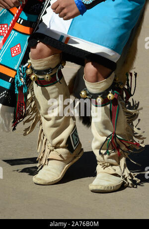 Mitglieder der Kallestewa Dance Gruppe aus Zuni Pueblo in New Mexico führen Sie die Mais Tanz während der indigenen Völker Tag in Santa Fe, New Mexico Stockfoto