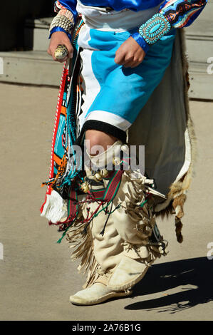 Mitglieder der Kallestewa Dance Gruppe aus Zuni Pueblo in New Mexico führen Sie die Mais Tanz während der indigenen Völker Tag in Santa Fe, New Mexico Stockfoto