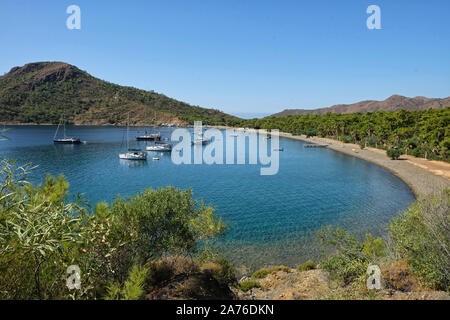 Akyaka kurucabuk ist ein Küstenort mit seiner eigenen Gemeinde in der Ula Bezirk der Provinz Muğla im Südwesten der Türkei. Stockfoto