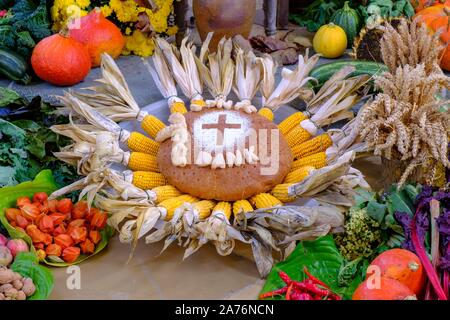 Obst und Gemüse auf dem Thanksgiving Altar, Thanksgiving, St. Kilian, Bad Heilbrunn, Oberbayern, Bayern, Deutschland Stockfoto