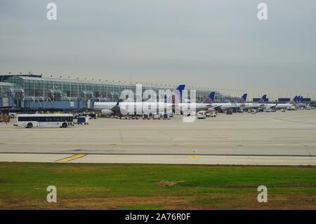 CHICAGO, IL-28 Oct 2019 - Ansicht von Flugzeugen von United Airlines (UA) Auf dem Internationalen Flughafen Chicago O'Hare (ORD). Stockfoto