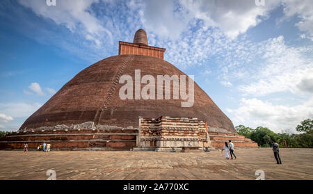 Polonnaruwa/Sri Lanka - 07 AUGUST 2019: Jetavana Dagoba ist einer der zentralen Orte im heiligen Welt Erbe der Stadt Anuradhapura, Sri Lanka, Stockfoto