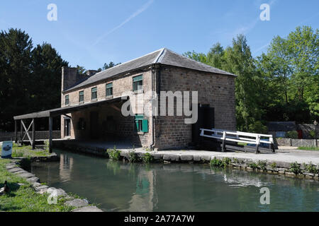 Cromford Canal Wharf Derbyshire, England Großbritannien restaurierter Wasserweg, denkmalgeschütztes Gebäude Arkwrights Mühle Historisches Derwent Valley Weltkulturerbe Stockfoto