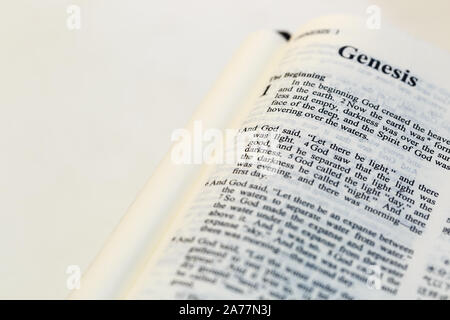 Entstehung der Heiligen Schrift in der heiligen Bibel Detailansicht Stockfoto