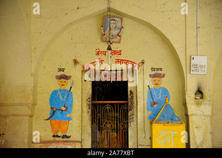 22.09.2012: Ambad, Maharashtra, Indien, Südostasien - Malerei von Jai Vijay Dwarpal Khandoba Tempel Ambad, Stockfoto