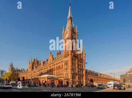 Bahnhof St Pancras, aka London St Pancras und offiziell seit 2007 als St. Pancras International. Kopfbahnhof, Euston Road, London Stockfoto