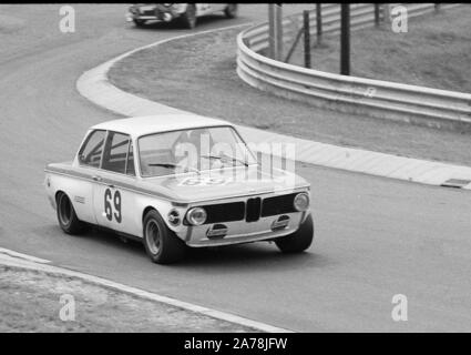 BMW 2002 während der 1970er Jahre Tourenwagen Rennen auf dem Nürburgring, Deutschland Stockfoto