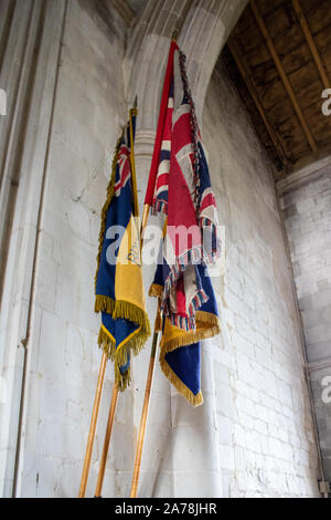 Flaggen in der Kirche St. Maria und St. Michael, Trumpington Stockfoto