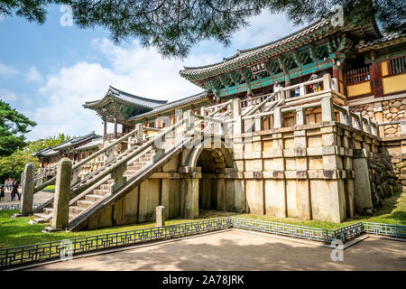Bulguksa Tempel Eingang mit Treppe zum jahamun Tor in Gyeongju Südkorea Stockfoto