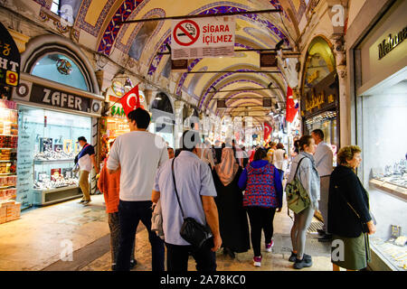 Im Inneren des faszinierender Grand Bazaar, Istanbul, Türkei. Stockfoto