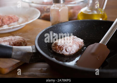 Die Fleischbällchen aus Hackfleisch/Faschiertem Stockfoto