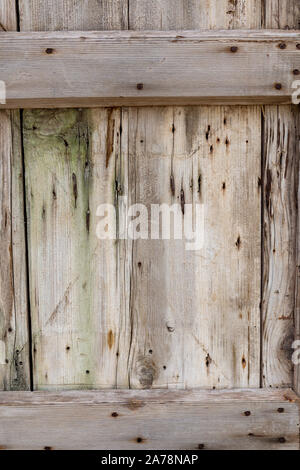 Alte Tür mit abblätternde Farbe Stockfoto