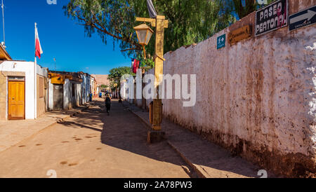 Die berühmte Caracoles Street in San Pedro de Atacama Stockfoto