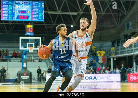 Andorra La Vella, Andorra: 2019 Oktober 06: Spieler, die in der Tätigkeit am Eurocup Übereinstimmung zwischen Mora Banc Andorra BC und Promitheas Patras, Endstand 81 - Stockfoto