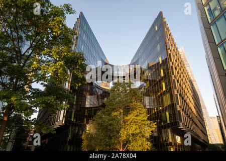 Sommermorgen Licht an mehr London Place am Flussufer an der Southbank, London England Großbritannien Stockfoto