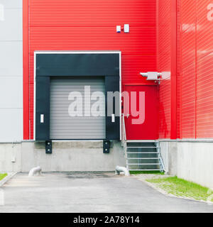 Modernes Lager Laderampe, industriellen Vertrieb Tor, Verteilung dock Stockfoto