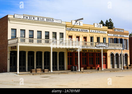 Central Pacific Rail Road Company office, Huntington und Hopkins Hardware Store und N. Dingley Star Mühle, Altstadt, Sacramento, Kalifornien, USA Stockfoto