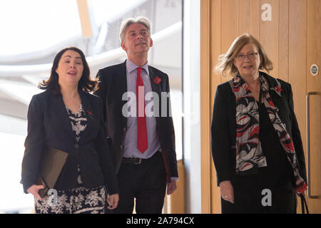 Edinburgh, Großbritannien. 31 Okt, 2019. Edinburgh, 31. Oktober 2019. Im Bild: (Mitte) Richard Leonard MSP-Führer der Scottish Labour Party. Wöchentliche Sitzung des Ersten Minister Fragen an das schottische Parlament. Credit: Colin Fisher/Alamy leben Nachrichten Stockfoto