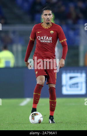 Rom, Italien. 27 Okt, 2019. Chris Smalling der AS Roma während der Serie ein Match zwischen Roma und der AC Mailand im Stadio Olimpico, Rom, Italien Am 27. Oktober 2019. Foto von Luca Pagliaricci. Nur die redaktionelle Nutzung, eine Lizenz für die gewerbliche Nutzung erforderlich. Keine Verwendung in Wetten, Spiele oder einer einzelnen Verein/Liga/player Publikationen. Credit: UK Sport Pics Ltd/Alamy leben Nachrichten Stockfoto