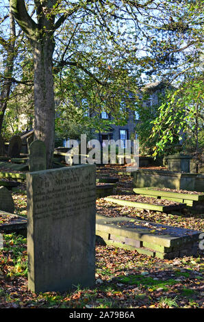 Bronte Parsonage Museum im Herbst, Haworth, Yorkshire Stockfoto
