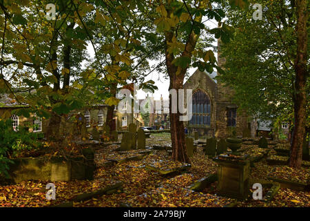 Herbst in Haworth parsonage Friedhof, Haworth, Yorkshire Stockfoto