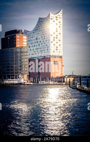 Elbphilharmonie und der Hafen von Hamburg Deutschland Stockfoto