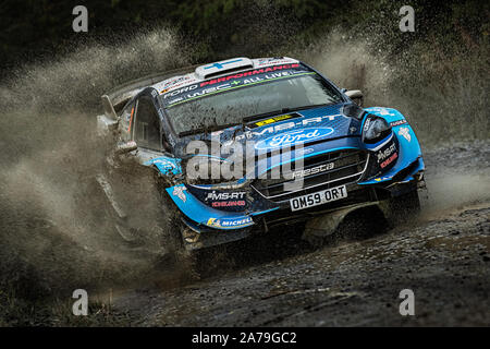 Teemu Suninen fahren durch einen watersplash im M-Sport Ford Leistung World Rally Team in der 2019 WRC Wales Rally GB, Wales, Großbritannien Stockfoto