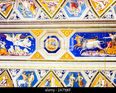 Das Gewölbe in der Loggia Galatea von Agostino Chigi, stellen die Horoskop - Villa Farnesina, Rom, Italien Stockfoto