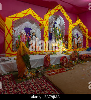 Sarbojanin Puja Samiti, C-Pocket, Sarita Vihar, New Delhi, Indien, DT-07 Oct 2019. Eine Ansicht von Durga Puja Pandal Idiol In Stockfoto