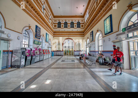 Jerez de la Frontera, Cadiz, Spanien - 23. Juni 2019: Blick auf den Bahnhof von Jerez de la Frontera, Cadiz, Spanien Stockfoto