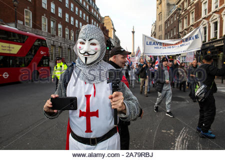 London, Großbritannien. 31 Okt, 2019. Lassen Sie eine Mans verlassen. März hat in Westminster aus Protest an den Ausfall Brexit zu liefern. Es wasa starker Polizeipräsenz an den Protest und die Verhaftungen wurden vorgenommen. Credit: Clearpix/Alamy leben Nachrichten Stockfoto