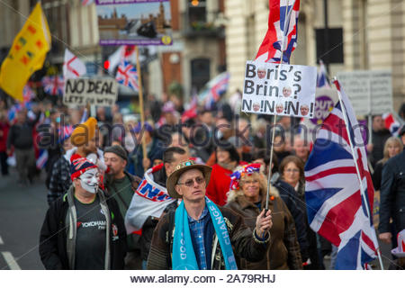 London, Großbritannien. 31 Okt, 2019. Lassen Sie eine Mans verlassen. März hat in Westminster aus Protest an den Ausfall Brexit zu liefern. Es wasa starker Polizeipräsenz an den Protest und die Verhaftungen wurden vorgenommen. Credit: Clearpix/Alamy leben Nachrichten Stockfoto